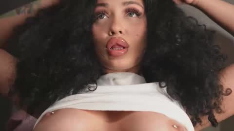 Snapshot of moan_4_you chatting on October 2025 07:42:02 AM Ruxxx online show from October 2025 07:42:02 AM