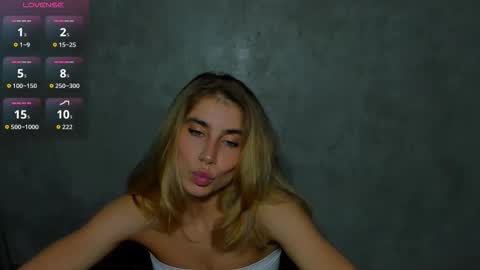 Snapshot of moanamo chatting on May 2026 01:27:01 PM Princess Moana online show from May 2026 01:27:01 PM