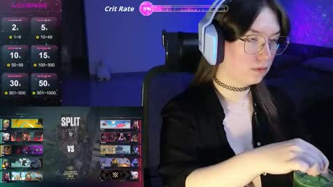 Snapshot of moaning___lisa chatting on October 2025 10:07:01 PM to support follow the fanclub online show from October 2025 10:07:01 PM