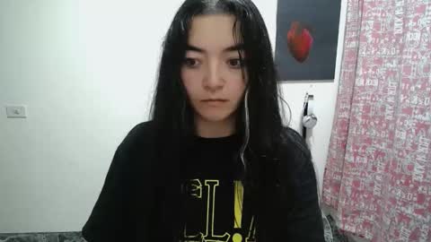 Snapshot of mocca_117 chatting on May 2026 03:33:01 AM Sam online show from May 2026 03:33:01 AM