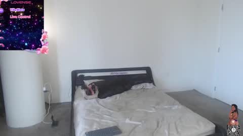 Snapshot of mochamami420 chatting on December 2024 05:12:01 PM NynaStax online show from December 2024 05:12:01 PM