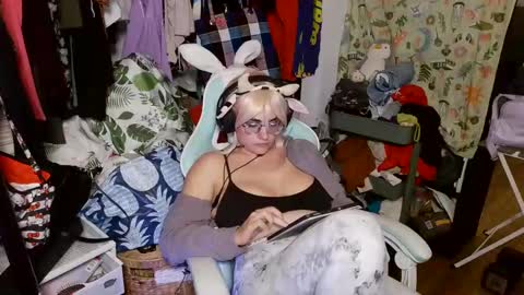 Snapshot of mochi_rainbow chatting on January 2025 04:57:02 AM The Mochi Rainbow Variety Show online show from January 2025 04:57:02 AM