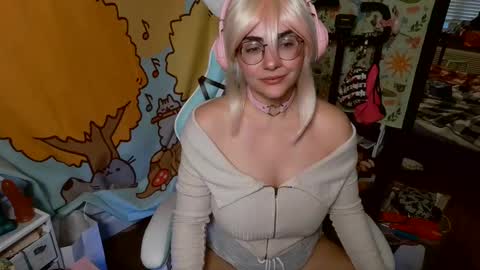 Snapshot of mochi_rainbow chatting on January 2025 10:38:01 PM The Mochi Rainbow Variety Show online show from January 2025 10:38:01 PM