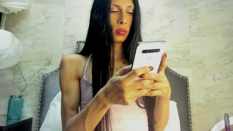 Snapshot of models_sophia chatting on April 2026 07:47:02 PM Sophia online show from April 2026 07:47:02 PM