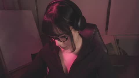 Snapshot of modjo_ chatting on April 2026 09:09:01 AM Modjo online show from April 2026 09:09:01 AM