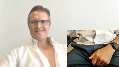 Snapshot of moe_001 chatting on January 2025 07:00:02 PM Moe online show from January 2025 07:00:02 PM