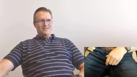 Snapshot of moe_001 chatting on February 2026 06:57:01 PM Moe online show from February 2026 06:57:01 PM