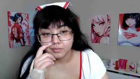 Molly online show from November 2025 04:40:01 AM