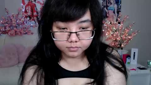 Molly online show from April 2026 03:37:02 AM