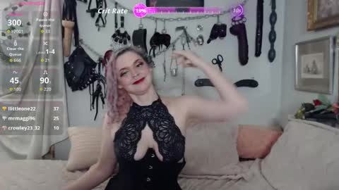 Snapshot of mohawkmischief chatting on October 2025 09:22:01 PM MohawkMischief online show from October 2025 09:22:01 PM