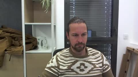 Julien online show from February 2025 11:31:01 AM