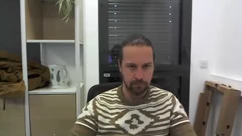 Julien online show from February 2025 03:06:01 PM