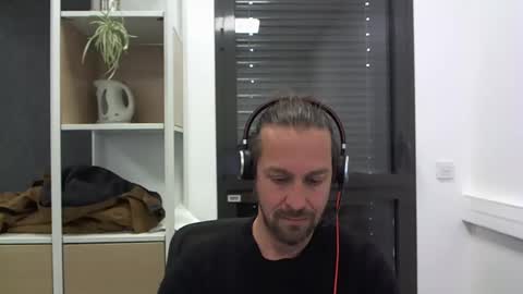 Julien online show from March 2025 03:41:01 PM