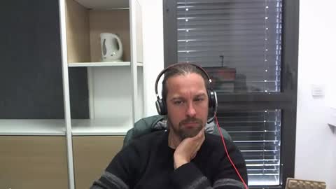 Julien online show from November 2025 11:20:01 AM