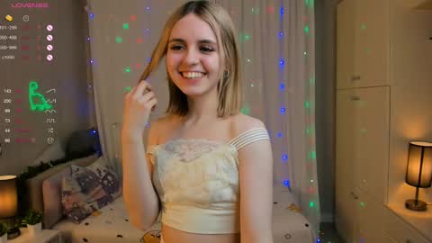 Laura online show from February 2025 01:09:01 AM