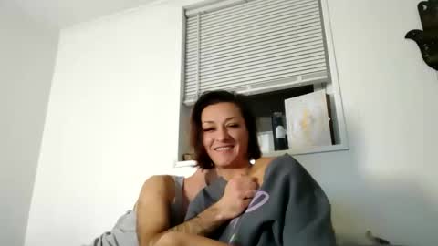 Snapshot of moistknickerchick chatting on December 2024 03:18:02 AM MoistKnickerChick online show from December 2024 03:18:02 AM