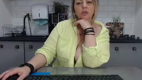 erika online show from February 2025 01:32:01 PM