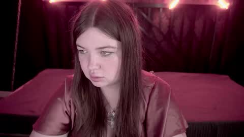 Snapshot of molinmoon chatting on October 2025 07:25:02 PM Rosa online show from October 2025 07:25:02 PM