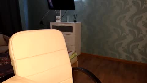 Snapshot of molli_and_tom chatting on March 2026 03:28:01 PM Bitcoin 1P8NuZxsaNsQTx7wJJJ7Ao1mic4nvJPVLC online show from March 2026 03:28:01 PM