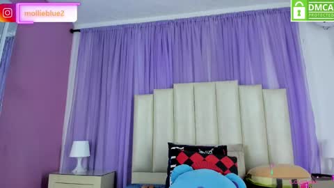 Snapshot of molliebue1 chatting on December 2024 01:00:02 PM Hey Guys Im Mollie online show from December 2024 01:00:02 PM