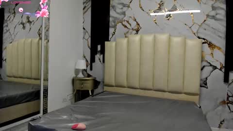 Snapshot of molliebue1 chatting on October 2025 12:27:01 PM Hey Guys Im Mollie online show from October 2025 12:27:01 PM