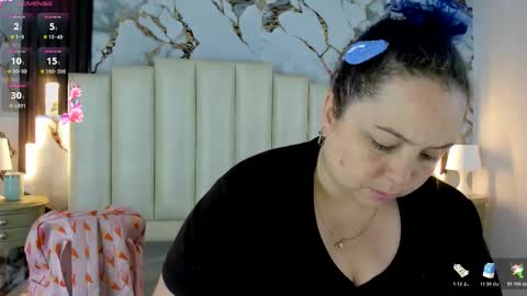 Snapshot of molliebue1 chatting on October 2025 12:34:02 PM Hey Guys Im Mollie online show from October 2025 12:34:02 PM