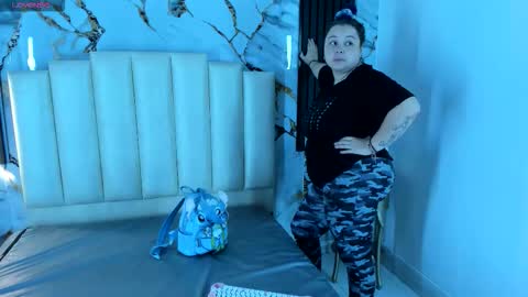 Snapshot of molliebue1 chatting on November 2025 12:15:01 PM Hey Guys Im Mollie online show from November 2025 12:15:01 PM