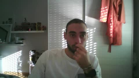 mollo20 online show from October 2025 01:59:02 PM