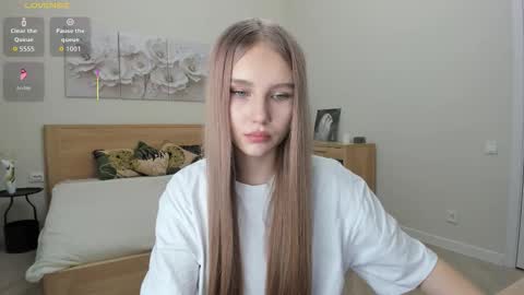 Snapshot of molly_555 chatting on November 2025 09:32:01 AM Sima online show from November 2025 09:32:01 AM