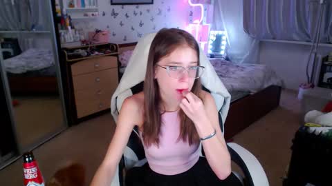 Snapshot of molly_barbie chatting on October 2025 06:00:01 AM Molly Prvt is open online show from October 2025 06:00:01 AM