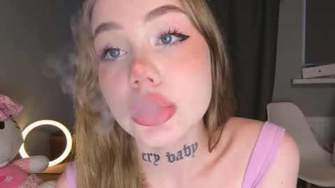Snapshot of molly_dose chatting on September 2025 03:24:01 PM Molly dose online show from September 2025 03:24:01 PM