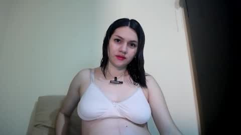 Molly online show from October 2025 06:19:01 PM