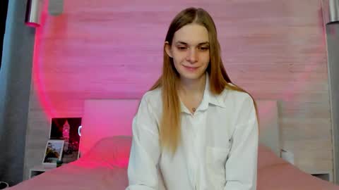 Molly Hunt online show from February 2026 06:22:01 AM