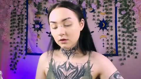 Snapshot of molly_kisss chatting on May 2026 05:35:02 AM molly_kisss online show from May 2026 05:35:02 AM