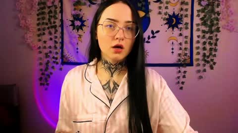 Snapshot of molly_kisss chatting on May 2026 05:46:02 AM molly_kisss online show from May 2026 05:46:02 AM