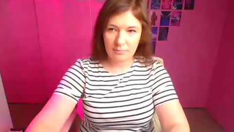 Snapshot of molly_mis chatting on November 2025 12:38:02 PM Molly online show from November 2025 12:38:02 PM