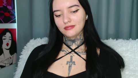 Snapshot of molly_montanaaa chatting on December 2024 09:17:01 AM Lina online show from December 2024 09:17:01 AM
