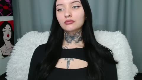 Snapshot of molly_montanaaa chatting on February 2025 09:36:02 AM Lina online show from February 2025 09:36:02 AM