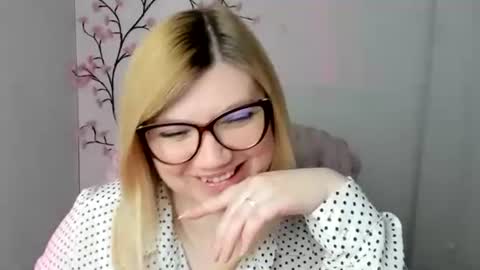 Molly online show from April 2026 11:30:02 AM