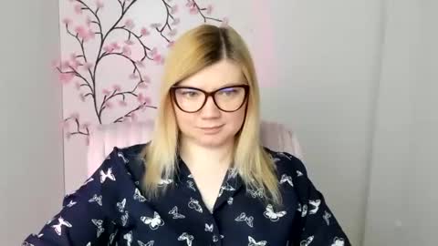 Molly online show from April 2026 11:37:01 AM