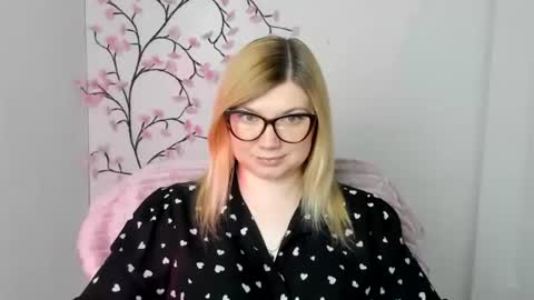 Molly online show from May 2026 11:49:01 AM