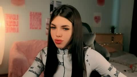 Molly online show from April 2026 04:06:01 AM