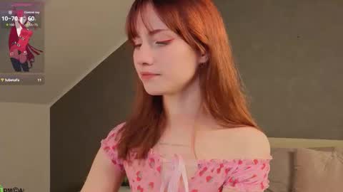 Snapshot of molly_rougge chatting on September 2025 01:05:02 AM Molly online show from September 2025 01:05:02 AM