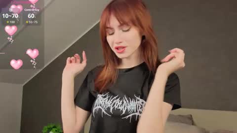 Snapshot of molly_rougge chatting on September 2025 01:38:02 AM Molly online show from September 2025 01:38:02 AM