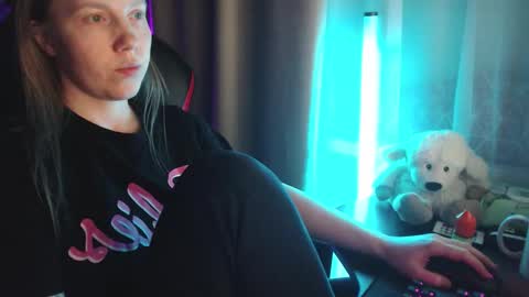 I have new photos come and see with love Molly online show from January 2026 05:27:02 PM