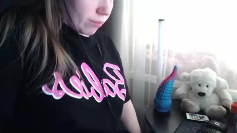 I have new photos come and see with love Molly online show from February 2026 11:16:01 AM