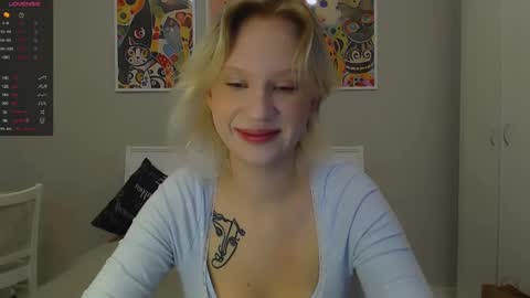 Snapshot of molly_smolly_ chatting on March 2025 01:43:02 PM lo online show from March 2025 01:43:02 PM