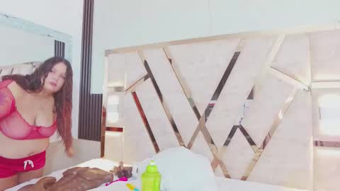 Snapshot of molly_sweetee chatting on October 2025 01:52:02 AM Yuli online show from October 2025 01:52:02 AM