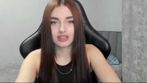 Molly online show from March 2026 11:28:02 PM