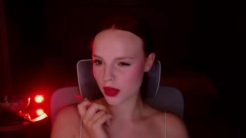 Snapshot of mollybossy chatting on May 2026 03:41:02 PM Molly online show from May 2026 03:41:02 PM